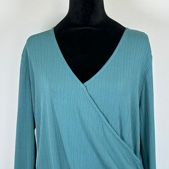 Nine West Textured Wrap Top, Sz Unknown - Picture 2 of 9
